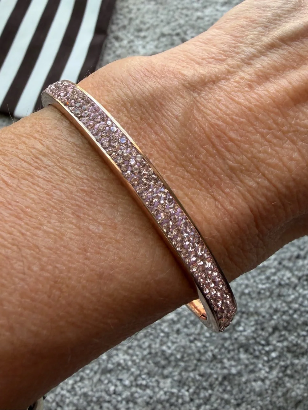 Henri Bendel New York Pink Crystal Pavé Rose Gold Tone Hinged Bangle Bracelet